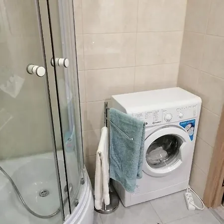Camera In Centrale Per Sole Donne בית אירוח *